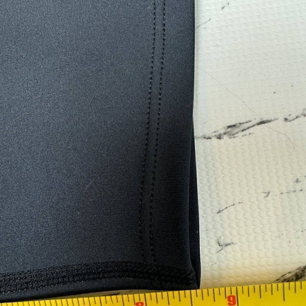 EUC - Zyia Light N Luxe Black Capris with Mesh Size 6-8 - Picture 9 of 9